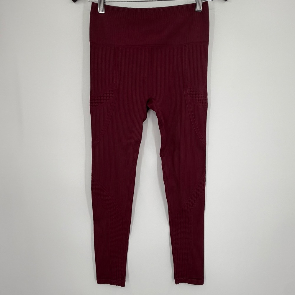Fabletics Seamless High-Waisted Compressive Leggings Merlot Merlot LG2356775 M